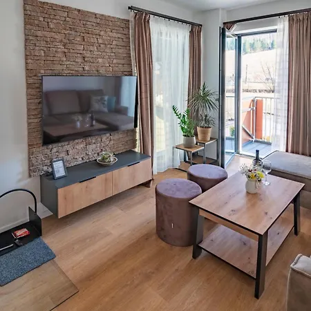 Horcek, Apartament Tierchowa