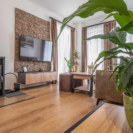 Horcek, Apartment *